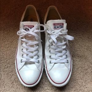 LIKE NEW White Low-Top Lace Up Converse